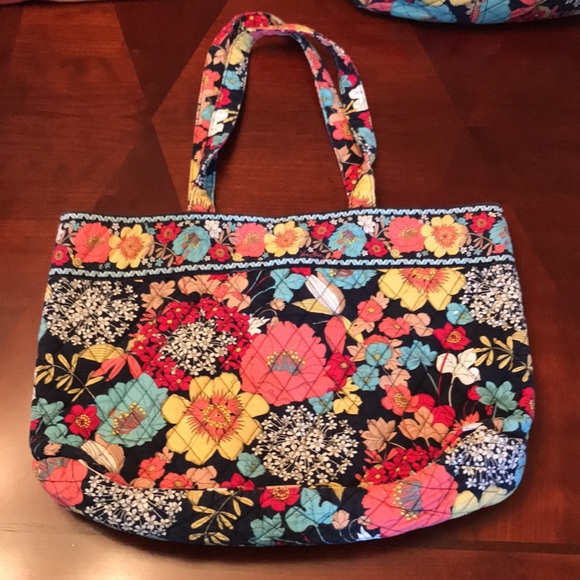 EUC Vera Bradley Backpack,Tote, and almost perfectly matching wallet! (Sku 74) - Picture 5 of 14